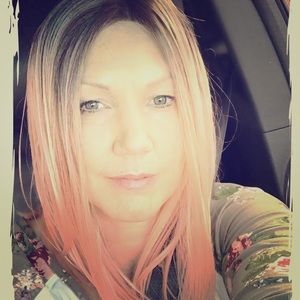 Hello! My name is Nicola! I love jewelry!!